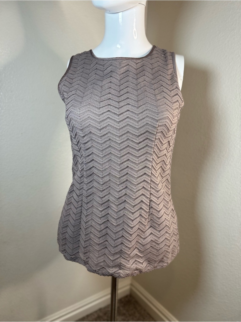 Banana Republic Sleeveless Chevron Knit Peplum Top in Taupe Gray